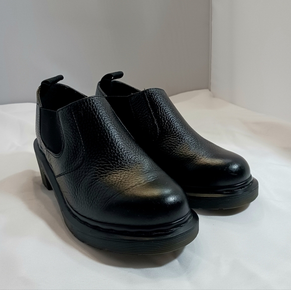 Dr. Martens Shoes - Dr. Martens Chelsea low-cut shoes W8 🖤